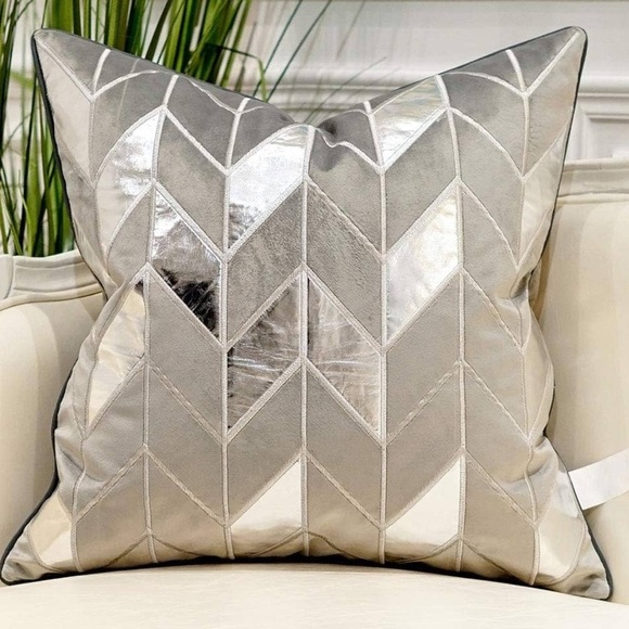 Home Decor Set Square Accent Pillows Gray Silver Velvet Cushions 18x18 - Picture 5 of 9